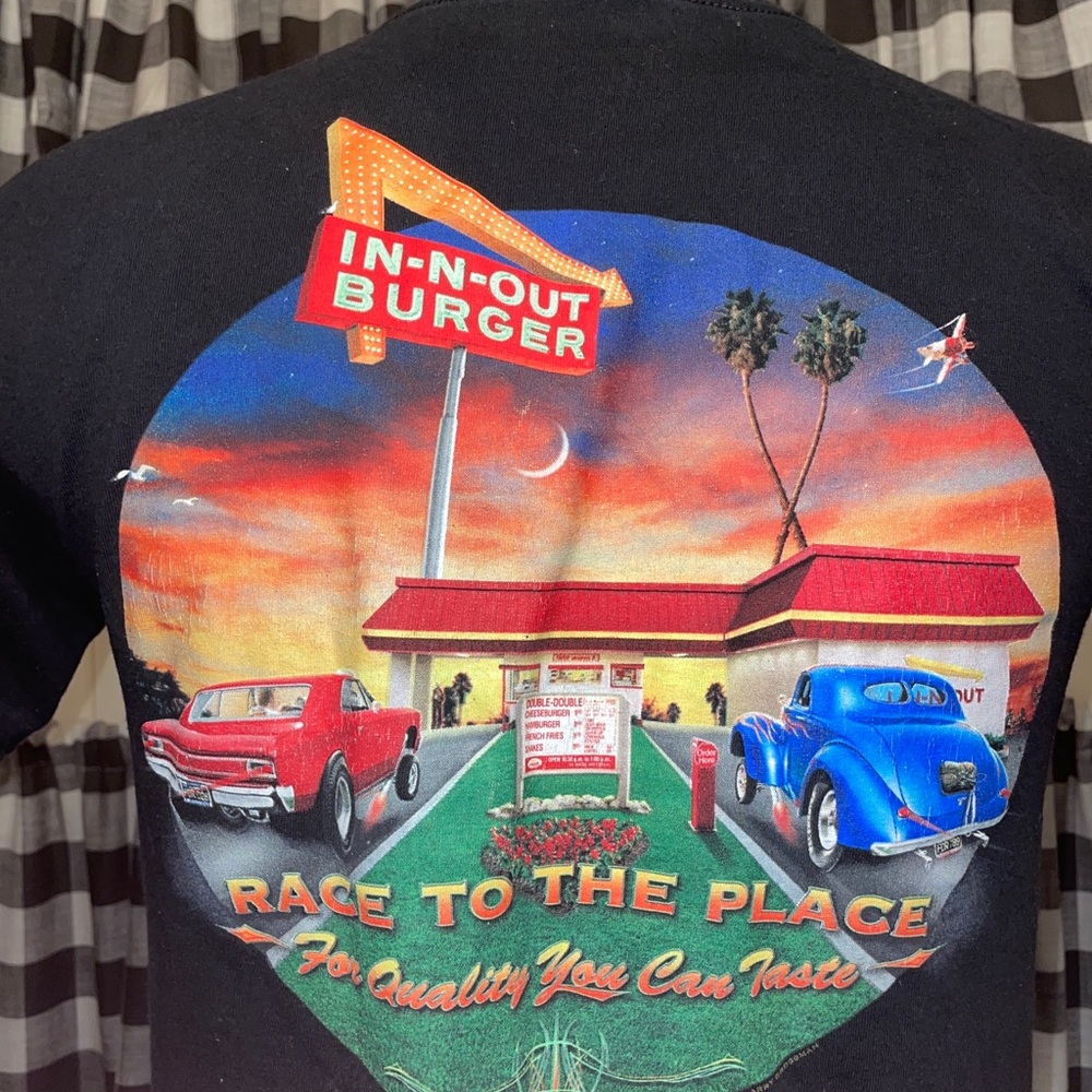 In-N-Out Graphic T-Shirt Size Medium FREE SHIPPING